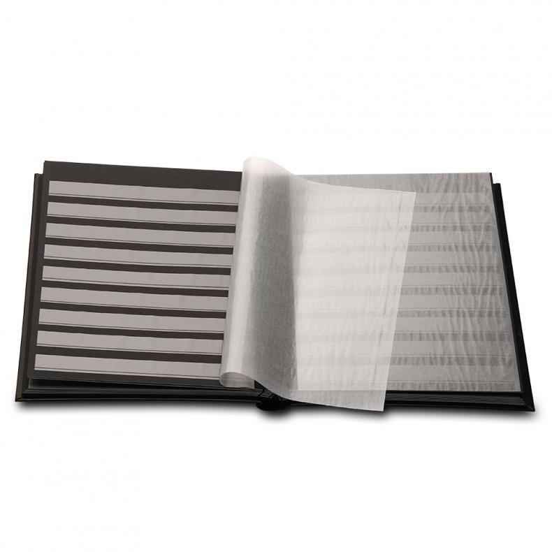 Альбом для марок немцкой фирмы Leuchtturm. Размер А4 (23см*30,5см), 16 листов черного цвета. (1.3 кг) Альбом для марок немцкой фирмы Leuchtturm. Размер А4 (23см*30,5см), 16 листов черного цвета. (1.3 кг)